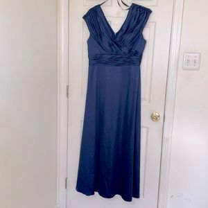 DISCOUNTED SHIPPING TODAY 🔥🔥 La Nuit Navy Blue Maxi Formal Dress Size 14